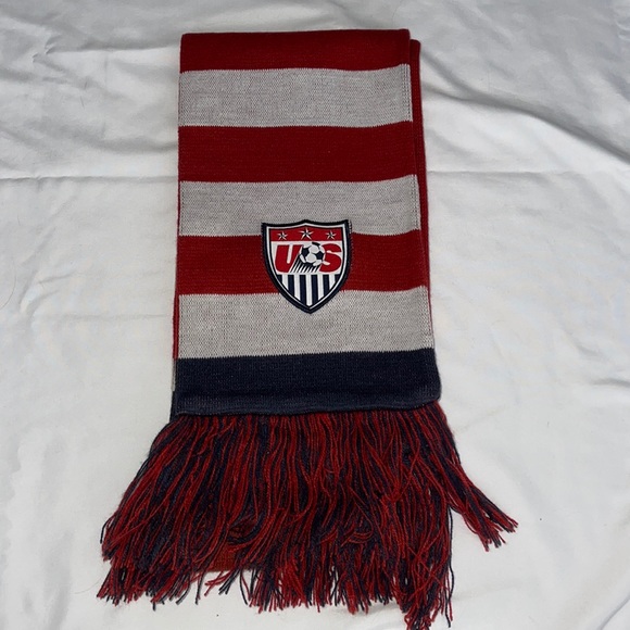 Nike Other - NIKE USA SOCCER SCARF NWOT